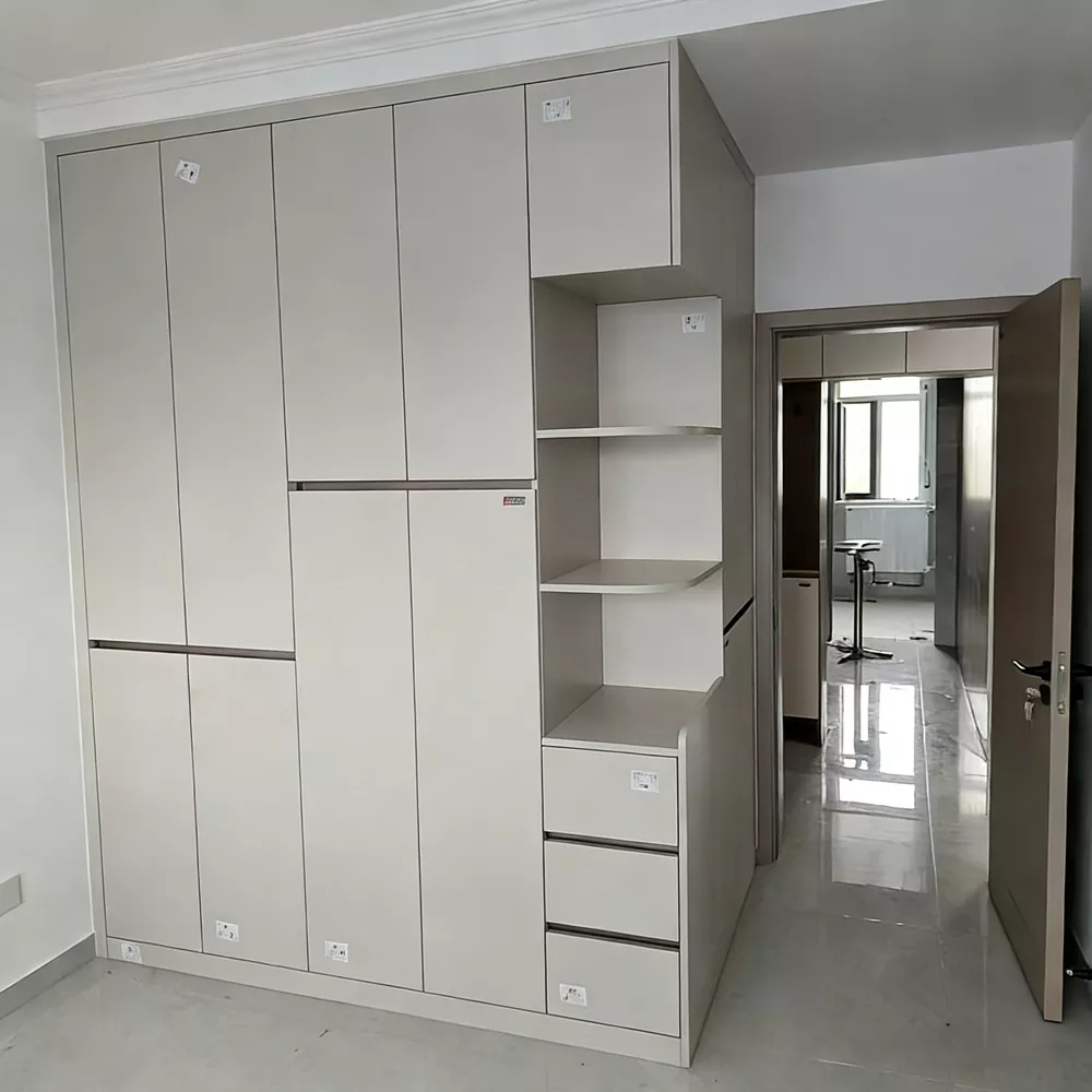 Bihnxweş Cedar Wood Wardrobes